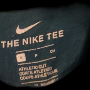 Adult Nike tee small